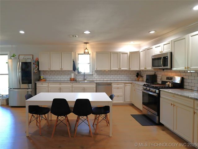 304 NW 5th Street, Wagoner, OK 74467