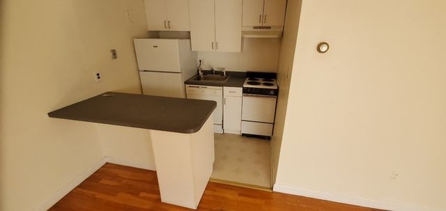 77 Trowbridge 41, Cambridge, MA 02138