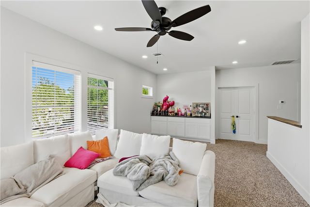 606 Banks Street, College Station, TX 77840