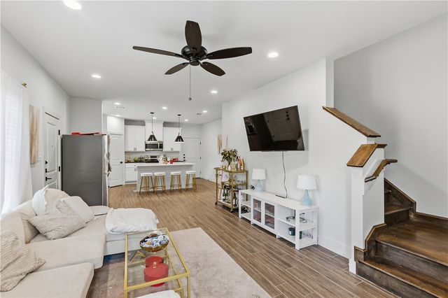 606 Banks Street, College Station, TX 77840