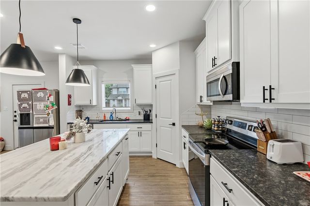 606 Banks Street, College Station, TX 77840