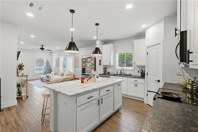 606 Banks Street, College Station, TX 77840