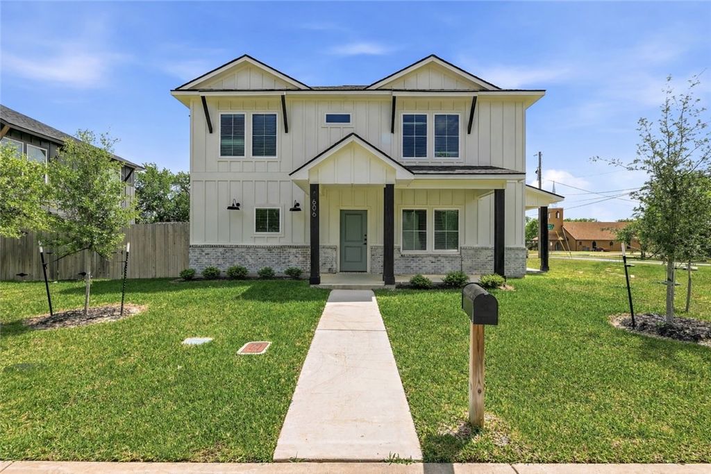 606 Banks Street, College Station, TX 77840
