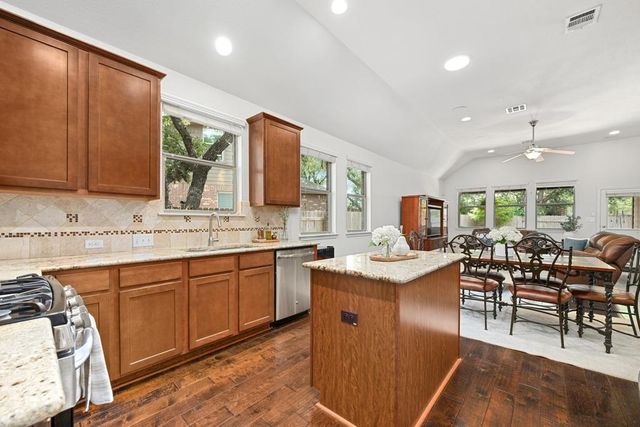 2228 Hilltop Climb DR, Leander, TX 78641