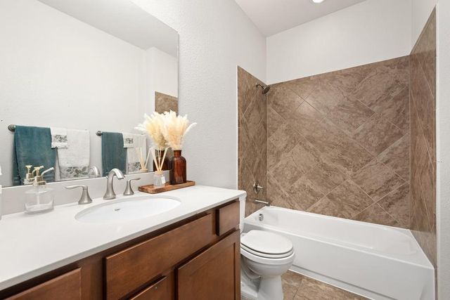 2228 Hilltop Climb DR, Leander, TX 78641