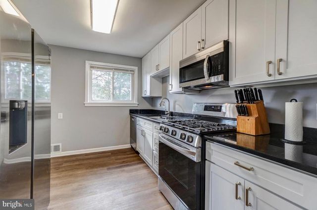 1117 BROADWOOD DR, Rockville, MD 20851