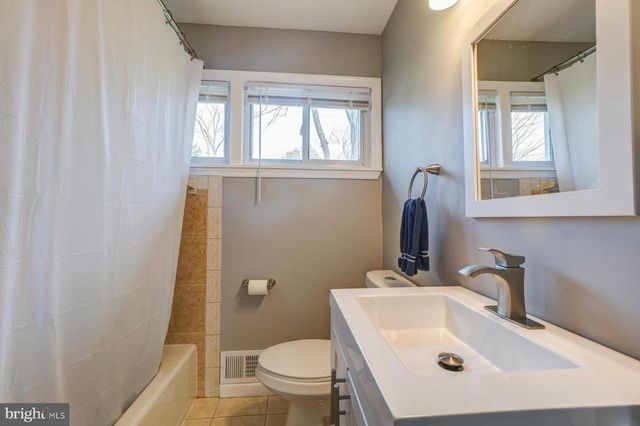 1117 BROADWOOD DR, Rockville, MD 20851