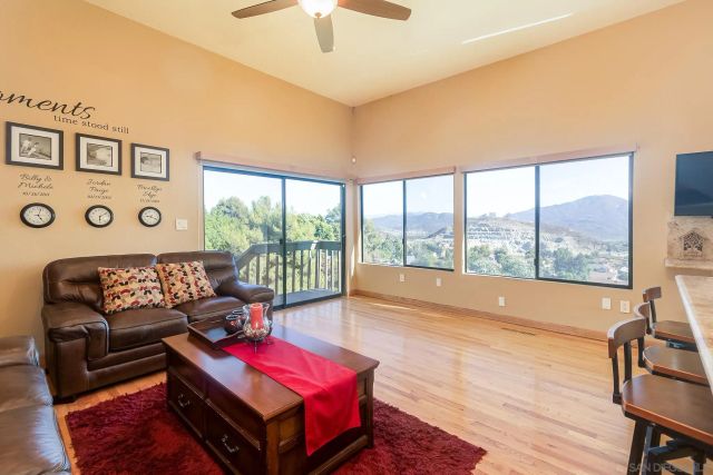 1574 Shadow Knolls Dr, El Cajon, CA 92020
