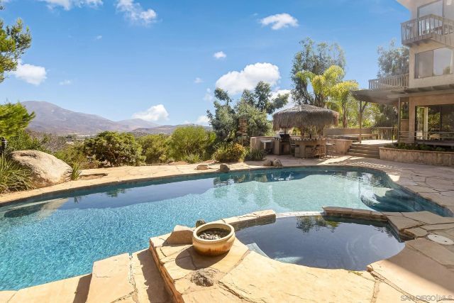 1574 Shadow Knolls Dr, El Cajon, CA 92020