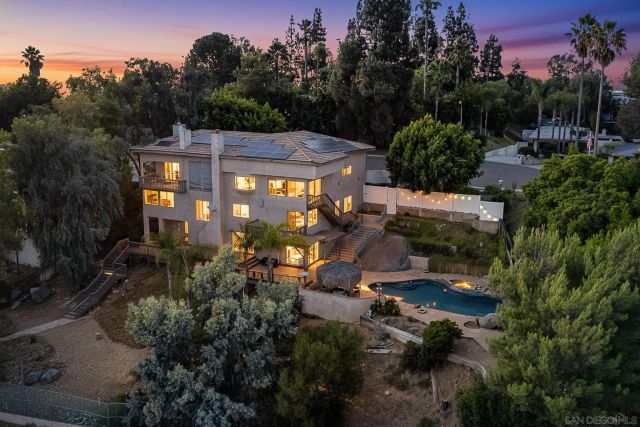 1574 Shadow Knolls Dr, El Cajon, CA 92020