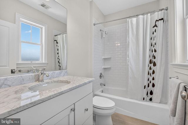 600 S MONROE ST, Arlington, VA 22204