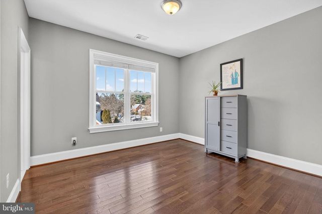 600 S MONROE ST, Arlington, VA 22204