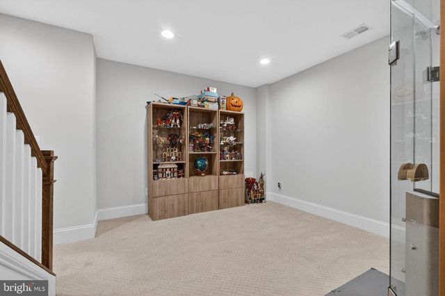 600 S MONROE ST, Arlington, VA 22204