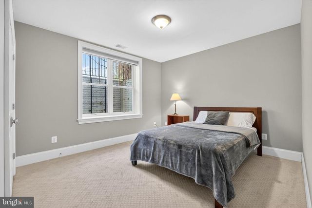 600 S MONROE ST, Arlington, VA 22204