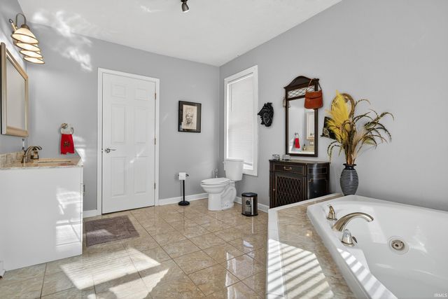 7642 W 220 SOUTH, Russiaville, IN 46979