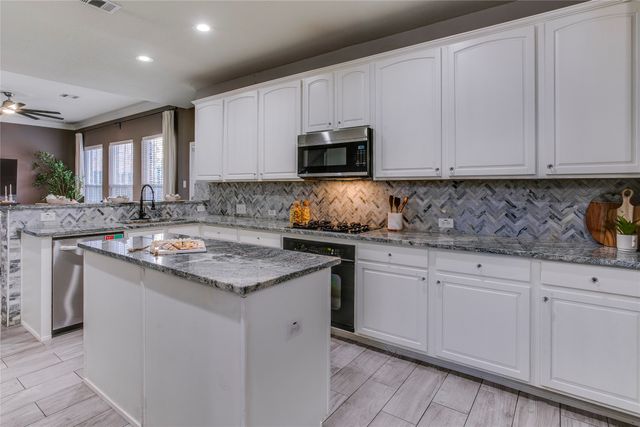 1040 Churchill Drive, Frisco, TX 75036