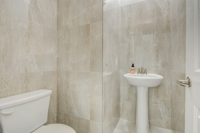 3077 Tradinghouse Creek Lane, League City, TX 77573