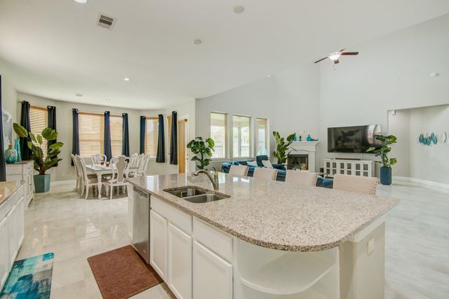 3077 Tradinghouse Creek Lane, League City, TX 77573