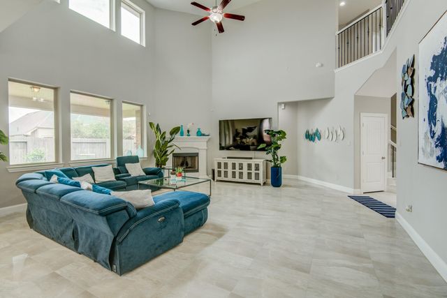 3077 Tradinghouse Creek Lane, League City, TX 77573