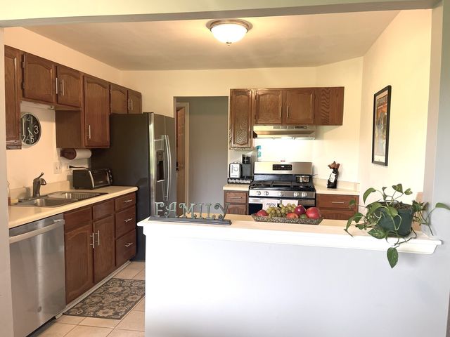 1510 Seville Court A1, Wheeling, IL 60090