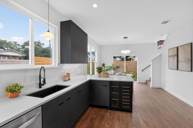 4200 Valley View RD B, Austin, TX 78704