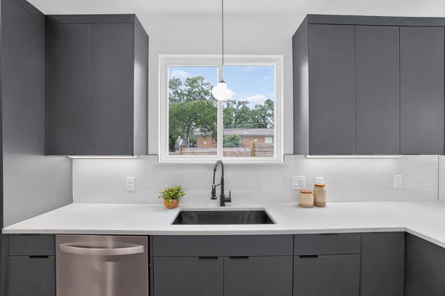 4200 Valley View RD B, Austin, TX 78704