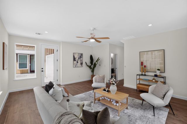 4200 Valley View RD B, Austin, TX 78704