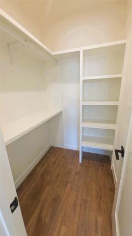 4200 Valley View RD B, Austin, TX 78704