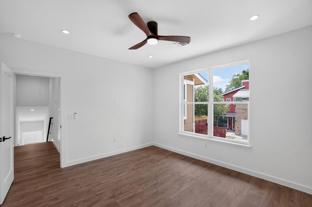 4200 Valley View RD B, Austin, TX 78704