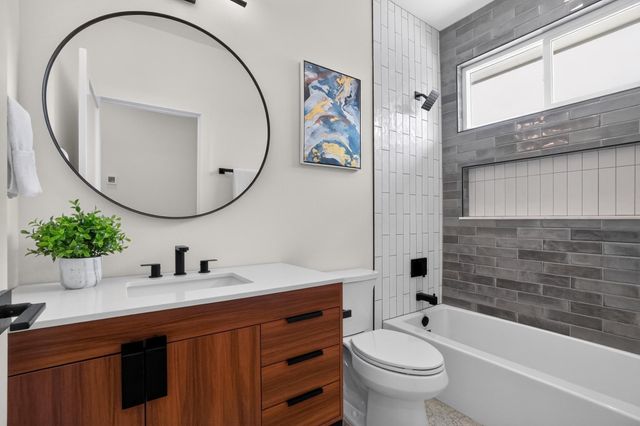 4200 Valley View RD B, Austin, TX 78704