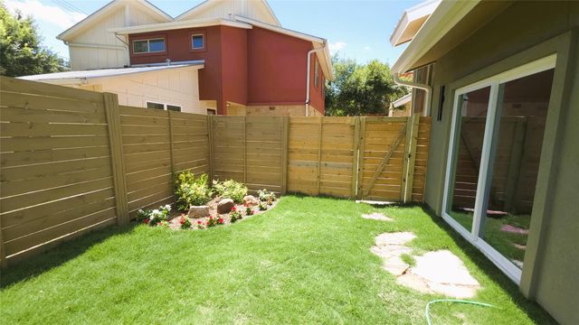 4200 Valley View RD B, Austin, TX 78704