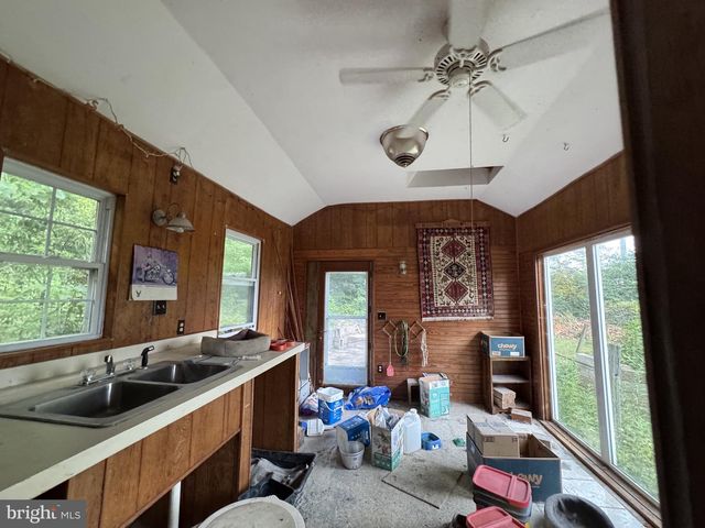 5718 BLACK ROCK RD, Glenville, PA 17329