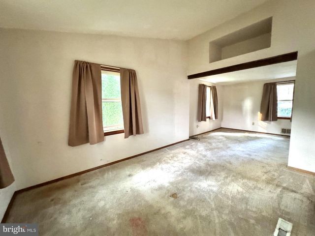 5718 BLACK ROCK RD, Glenville, PA 17329
