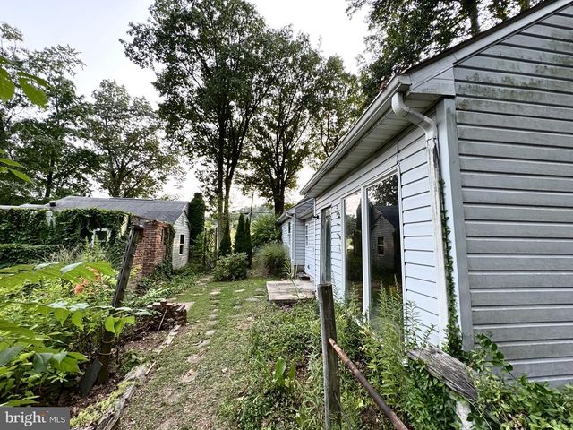 5718 BLACK ROCK RD, Glenville, PA 17329