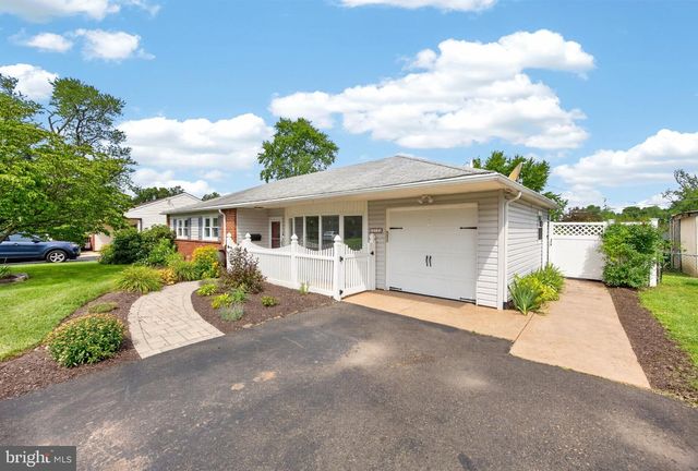 3129 SYCAMORE LN, Norristown, PA 19401