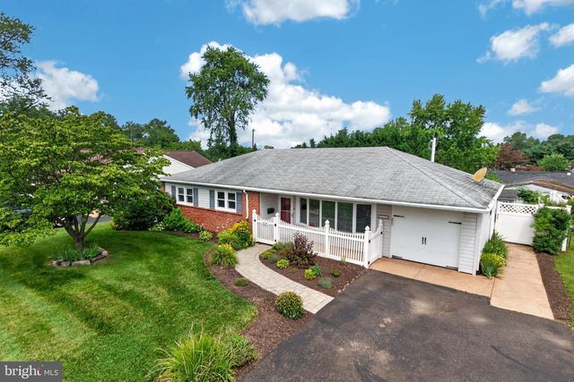 3129 SYCAMORE LN, Norristown, PA 19401