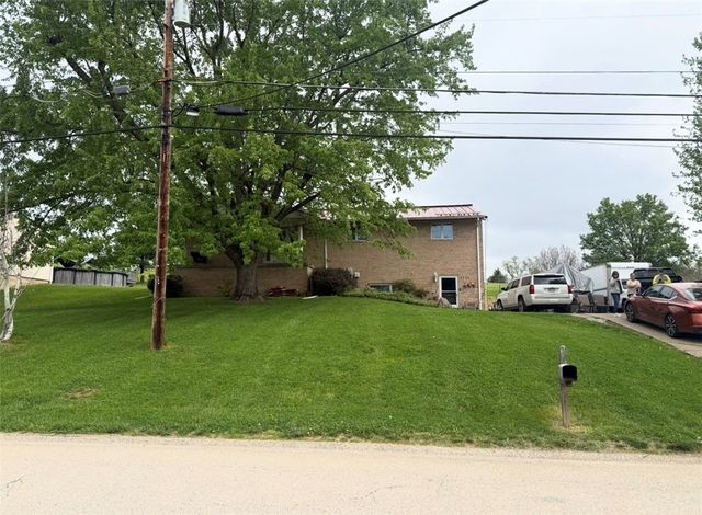 1711 Ridgewood Dr, N Franklin Twp, PA 15301