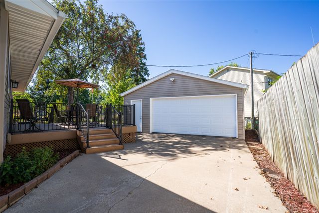 1206 3rd Avenue SE, Altoona, IA 50009