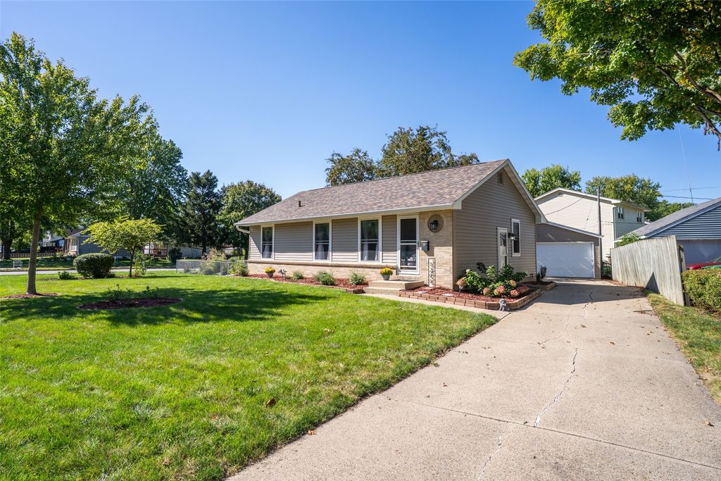 1206 3rd Avenue SE, Altoona, IA 50009
