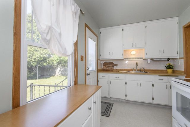 1520 Menomonee AVENUE, South Milwaukee, WI 53172