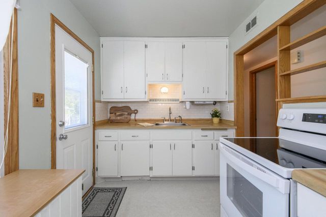 1520 Menomonee AVENUE, South Milwaukee, WI 53172