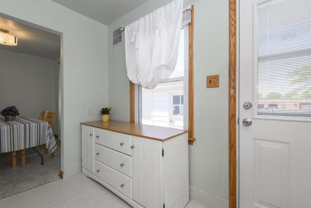 1520 Menomonee AVENUE, South Milwaukee, WI 53172