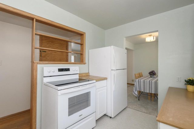 1520 Menomonee AVENUE, South Milwaukee, WI 53172