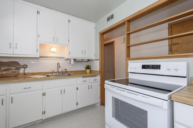 1520 Menomonee AVENUE, South Milwaukee, WI 53172