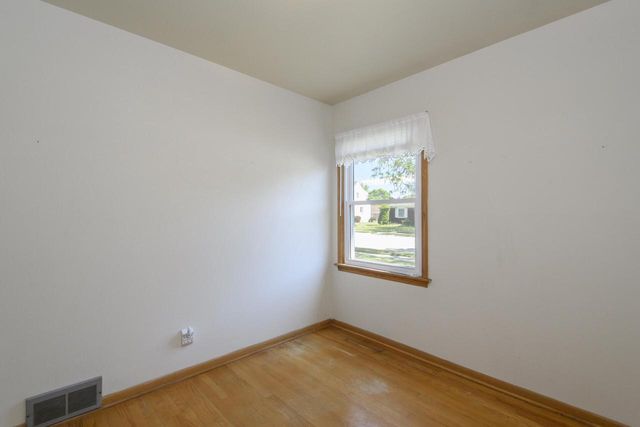 1520 Menomonee AVENUE, South Milwaukee, WI 53172