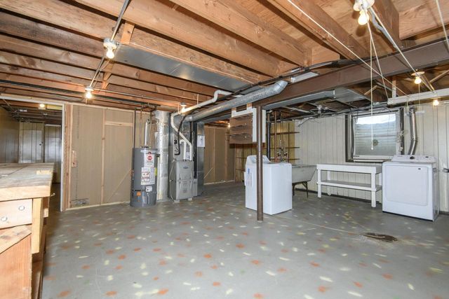 1520 Menomonee AVENUE, South Milwaukee, WI 53172