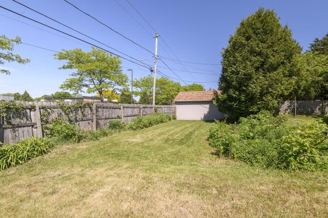 1520 Menomonee AVENUE, South Milwaukee, WI 53172