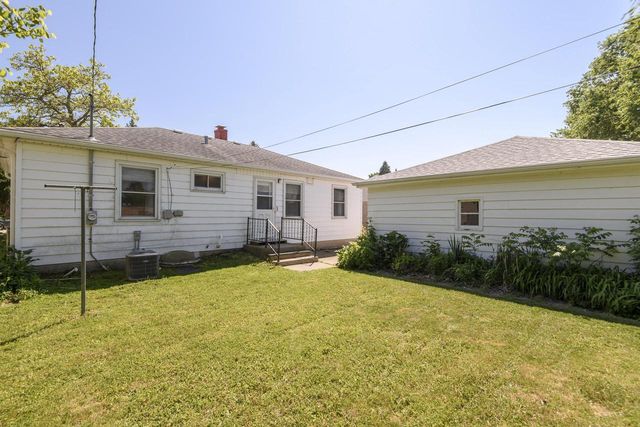 1520 Menomonee AVENUE, South Milwaukee, WI 53172