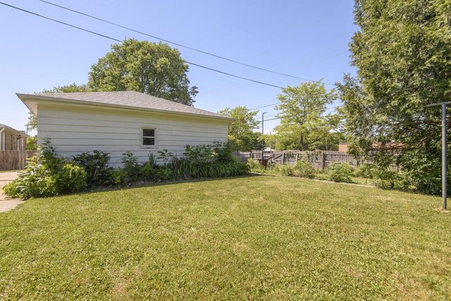 1520 Menomonee AVENUE, South Milwaukee, WI 53172