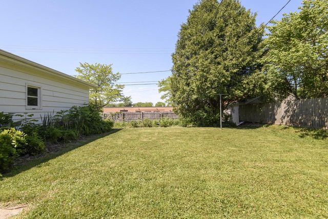 1520 Menomonee AVENUE, South Milwaukee, WI 53172